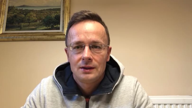 Szijjártó úgy érzi magát, „mint egy komplett influenzabeteg”