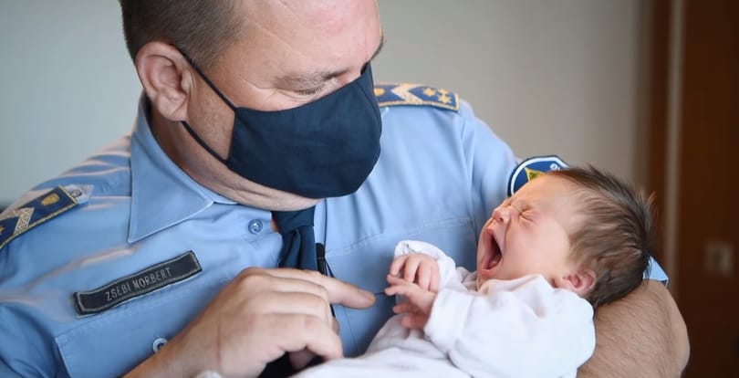 A rendőrség előre figyelmeztetett, hogy robbanni fog a cukiságbomba