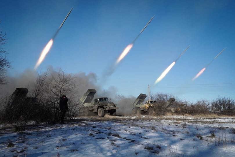 Ukrán források szerint 15 civilt ölt meg egy orosz rakétatámadás Donyeckben