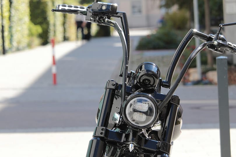 Betiltanák a vasárnapi és ünnepnapi motorozást a németek