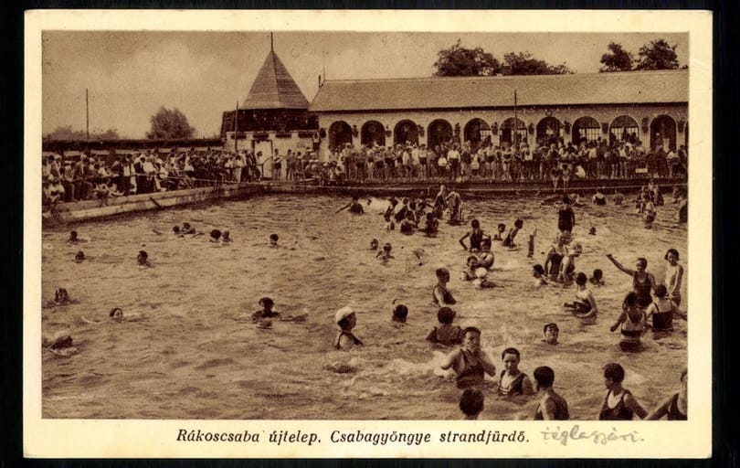 Több mint 90 éves strandfürdőt bontanak le Budapesten