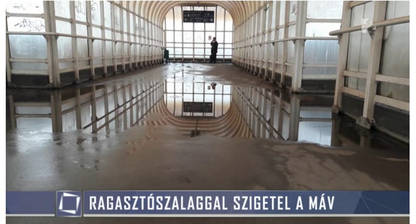Sufni tuning Ferihegynél: ragasztószalaggal szigeteli a MÁV a beázó felüljárót