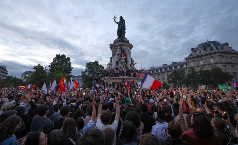 Jobb- és baloldali francia lapok megkönnyebbüléssel fogadták a választás eredményét