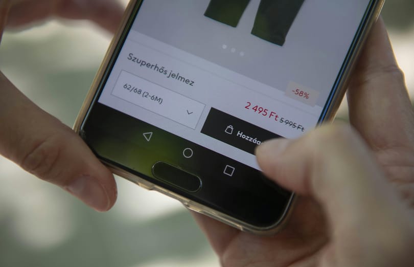 A vécé helyett inkább már a hálószobából vásárolunk online
