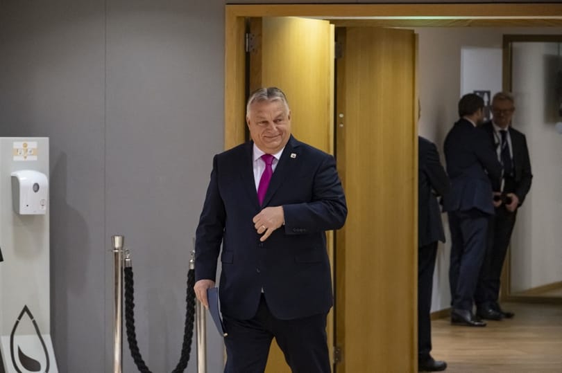 Bloomberg-kommentár: Miért akadályozza Orbán Viktor, hogy az EU és a NATO segíthessen Ukrajnán?