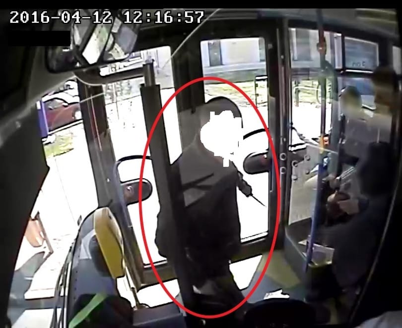 Fivérek rántottak kést a 214-es busz sofőrjére