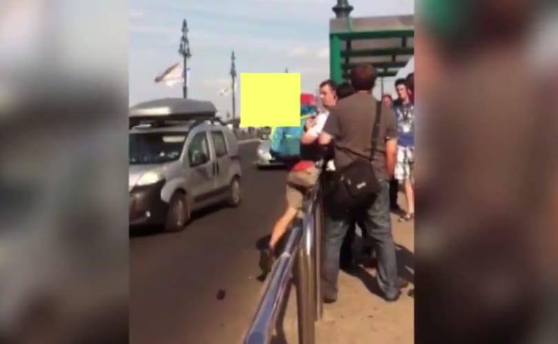 Videó: Újabb balhé volt a combinós gyilkosság megállójában