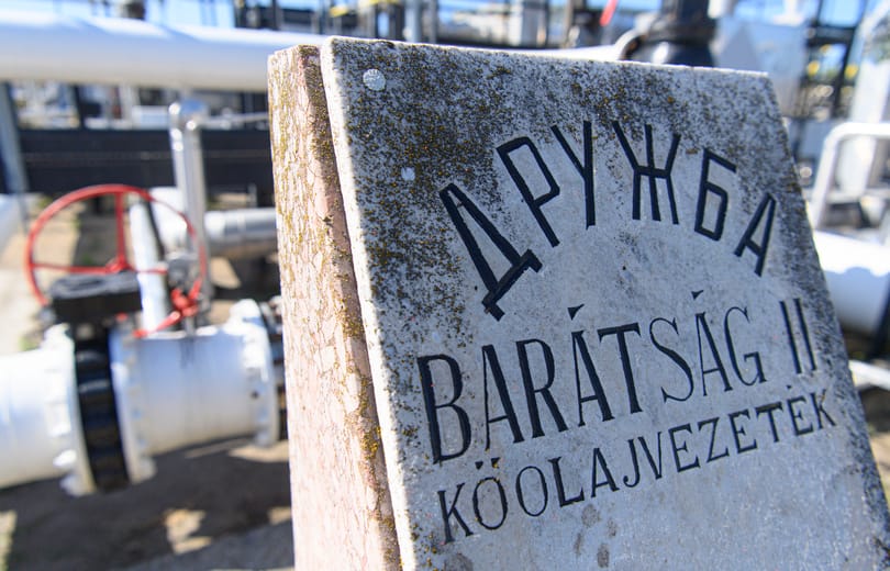 A kormány szerint dízelhiányt hozhat az új szankció, a Mol szerint nem lesz fennakadás