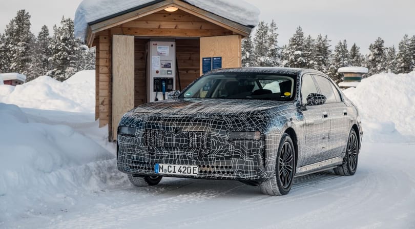 Sarkköri hidegben tesztelik a BMW i7-est