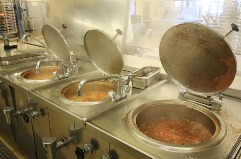 Megbüntették Józsefvárost a közétkeztető hirtelen cseréje miatt