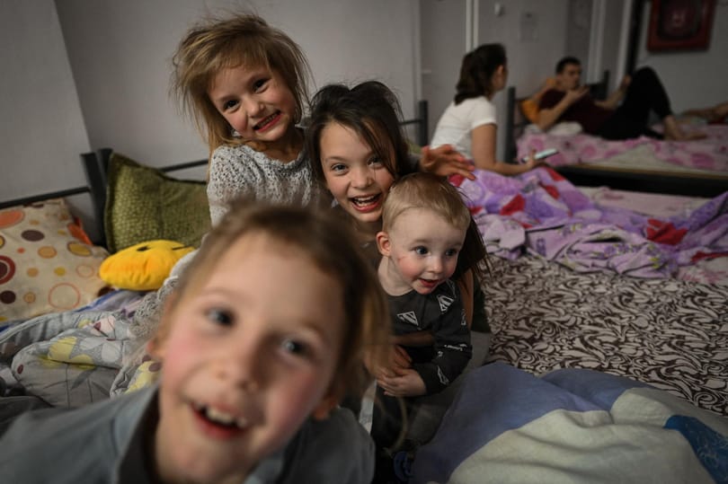 Ezernél több ukrán menekült gyerek jár iskolába Romániában, de inkább online oktatásra lenne szükségük