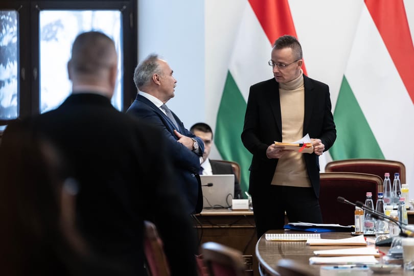Kormányülésről posztolt Szijjártó, hamarosan bejelentés jöhet