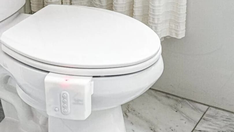 Kamerát és mesterséges intelligenciát szereltek a WC-ülőkébe, és amit mutatnak, az nagyon fontos