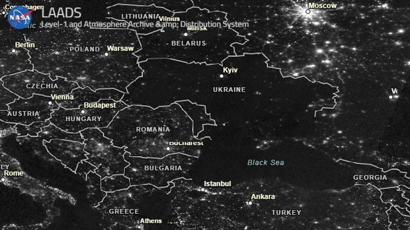 Éjjelente szinte teljes sötétség van Ukrajnában a NASA műholdfelvételei alapján