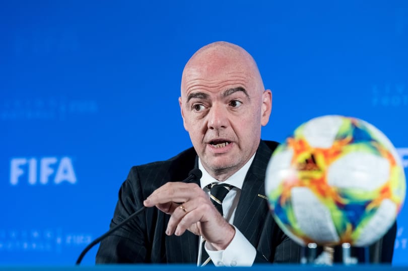 Európai szövetségek léphetnek ki a FIFA-ból, ha bevezetik a kétévenkénti vb-t