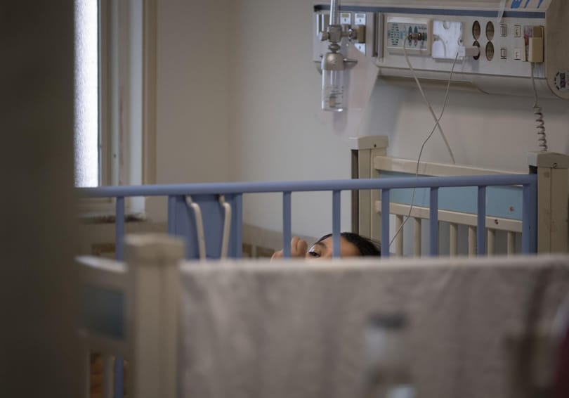 Több száz kórházban kezelt gyereket csak hetente vagy havonta látogat a családja