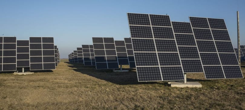 Mindennél gyorsabb ütemben terjed a szél- és napenergia, de nem szabadulunk elég gyorsan a széntől, sőt