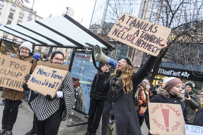 Tüntetés és sztrájk helyett inkább felmondanak a tanárok