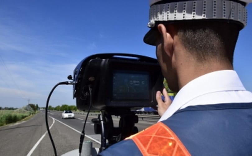 Lekapcsolták a gyorshajtókat a rendőrök a 81-es főúton