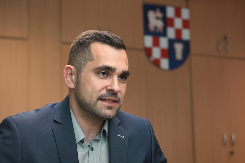Időközi választást kell tartani Dunaújvárosban a jobbikos polgármester parlamenti helyére