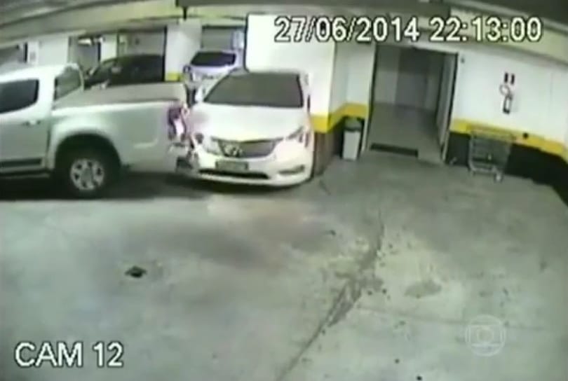 Így parkol a mélygarázsban egy igazi vadember – videó