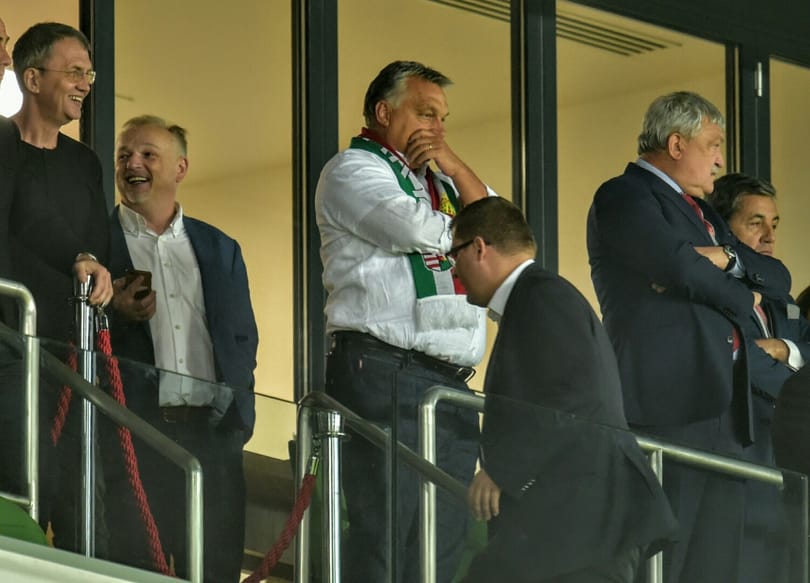 Egy nyár a VIP-páholyban: Nézze meg Orbán és a NER-elit vidám képeit!