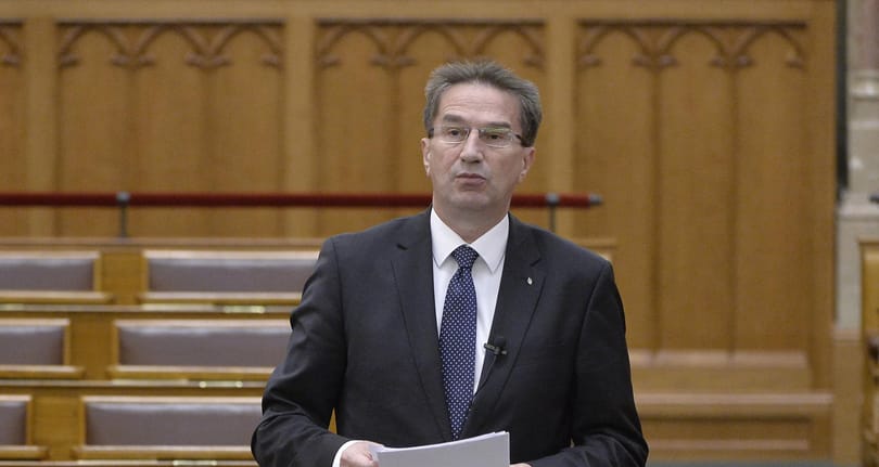 Ma ül össze a mentelmi bizottság a vesztegetéssel gyanúsított Völner Pál miatt