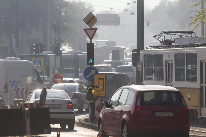 Marad a szmogriadó Budapesten, Pécsen veszélyes a levegő