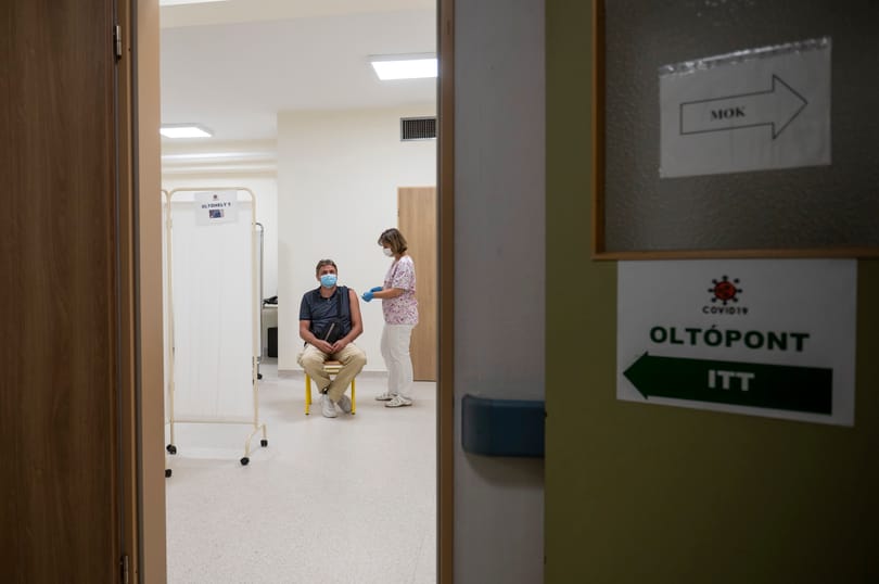 Koronavírus: négy beteg elhunyt, 458 új fertőzöttet regisztráltak