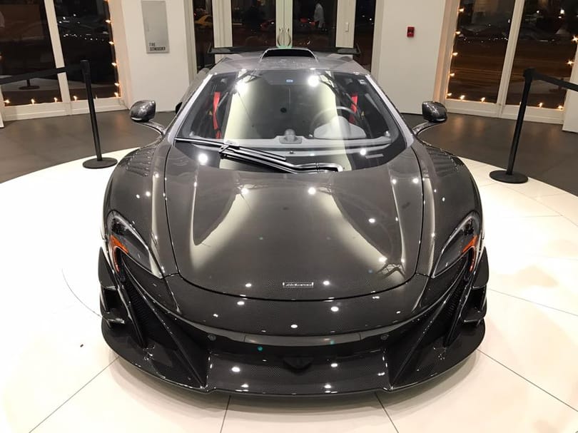 Egy ilyen csupasz karbon McLaren megér egy pillantást