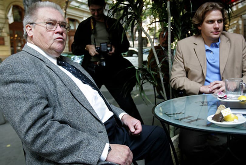 Gyurcsányról is íratna darabot Csurka a Hátország Színháznak