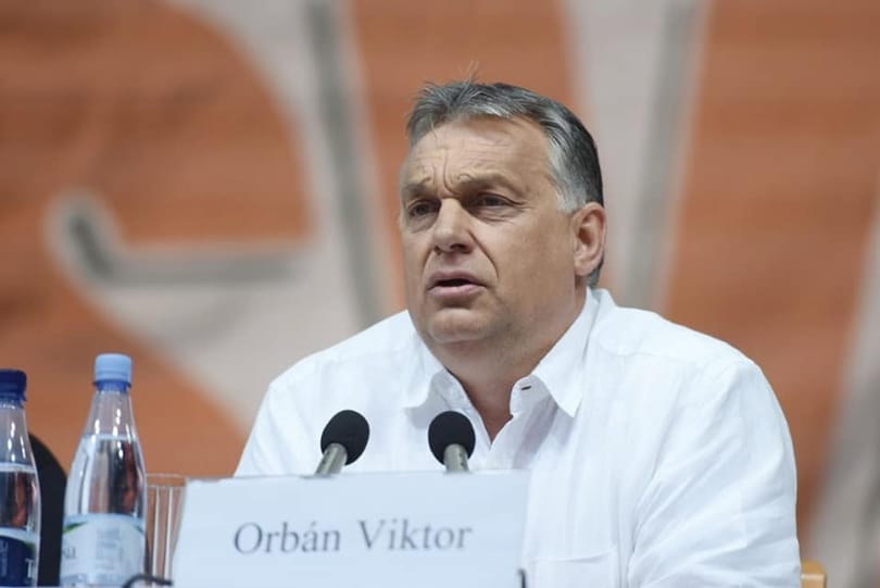 Orbán Viktor elindult Tusnádfürdőre, hogy irányt mutasson