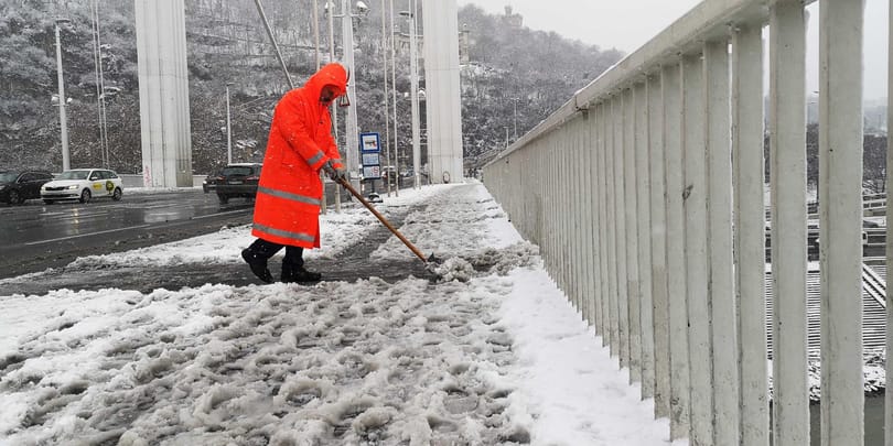 Karácsony: Elfogadhatatlan, hogy a hóesés lebénítja a várost