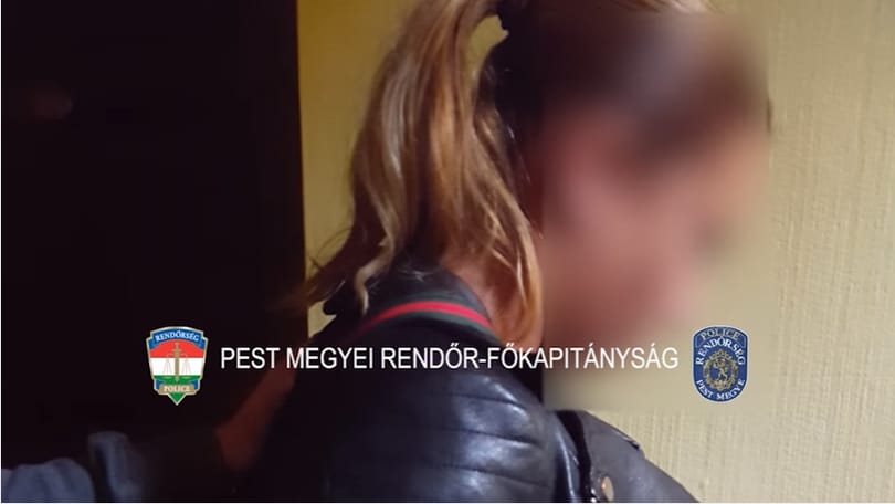 Több mint 3 kiló kokainnal bukott meg egy nő egy pesti hotelben – videó