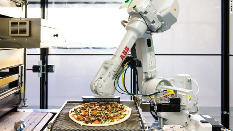 Ujhelyi: a robotok ellen nem véd a szögesdrót