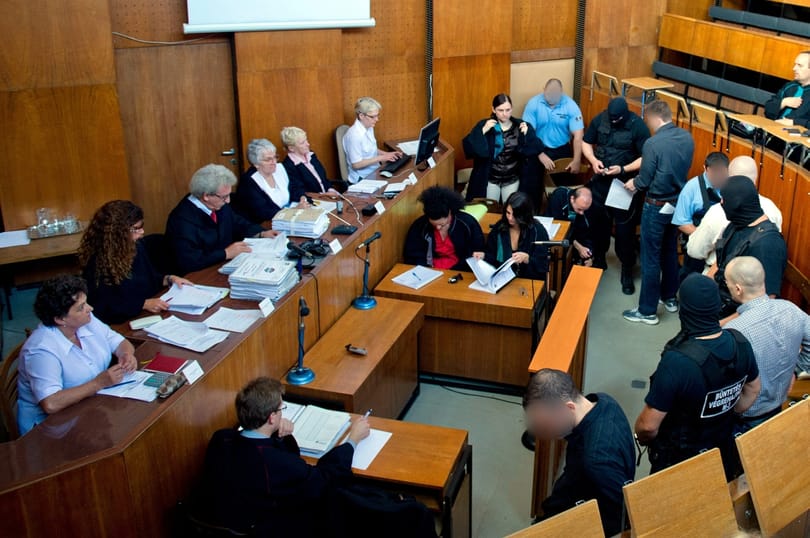 Romagyilkosságok: csak ősszel tárgyalhatják a legsúlyosabb eseteket