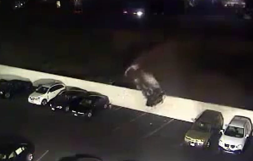 Ennél meghökkentőbb balesetet is ritkán látni - videó