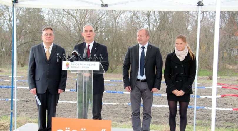 Budán is maradtak a fideszes nyertesek: Varga után Simicskó