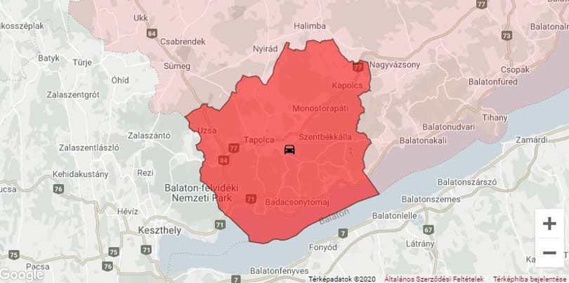 Frontális karambol volt Veszprém megyében, tűzoltók mentik a roncsokba szorultakat