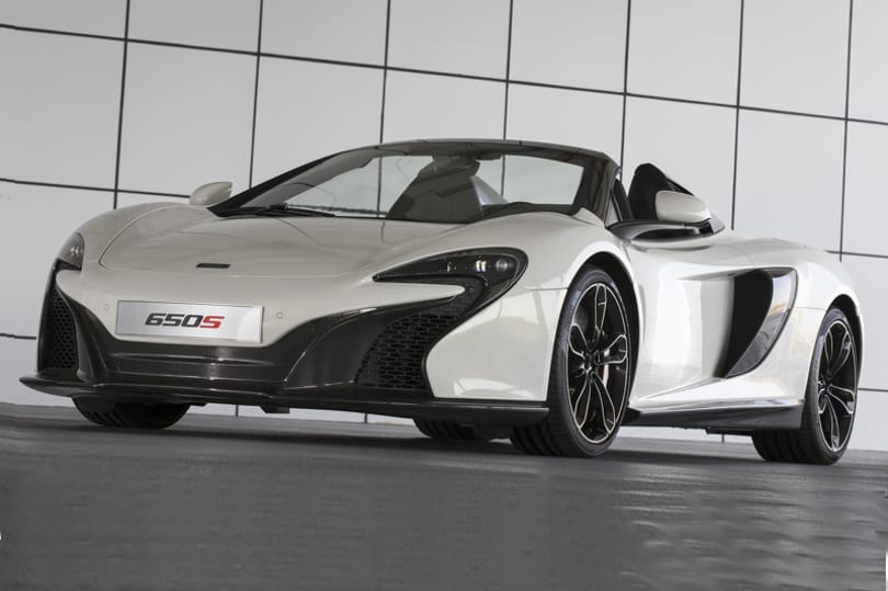 3 perc alatt rommá törte az új McLarenjét