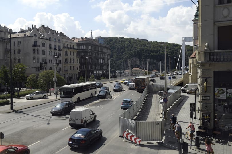 800 méteres távhőalagút, 9 hónap sávelzárás – ez jön az Erzsébet hídnál