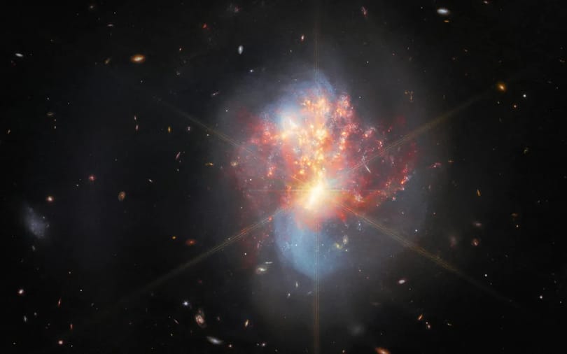275 millió fényévre lévő, összeolvadó galaxisokat fotózott le a James Webb űrteleszkóp