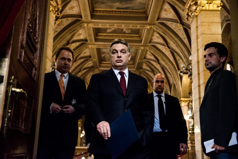 Egzotikus tájról gratuláltak Orbán Viktornak