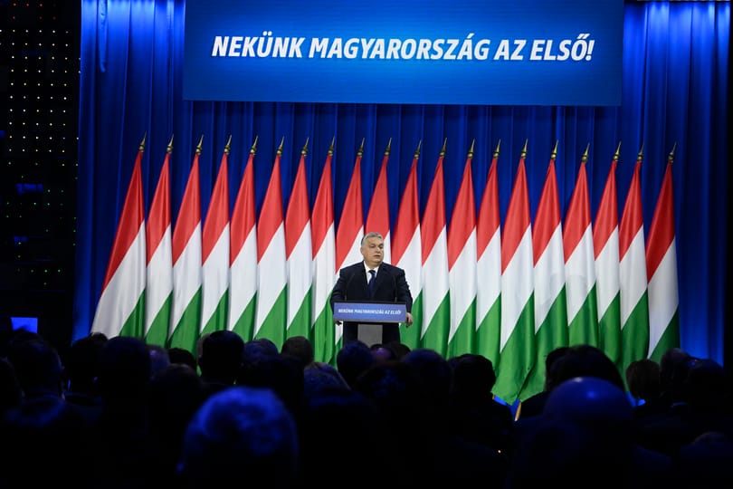 Az évtized belpolitikai botrányát nem kerülhette meg Orbán - ez hangzott el az évértékelőben