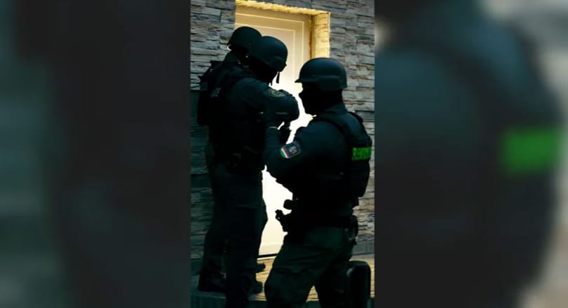 Ékszer, Audi és metálzene – akcióvideón mutatta be a rendőrség, hogyan fogtak el egy bűnbandát