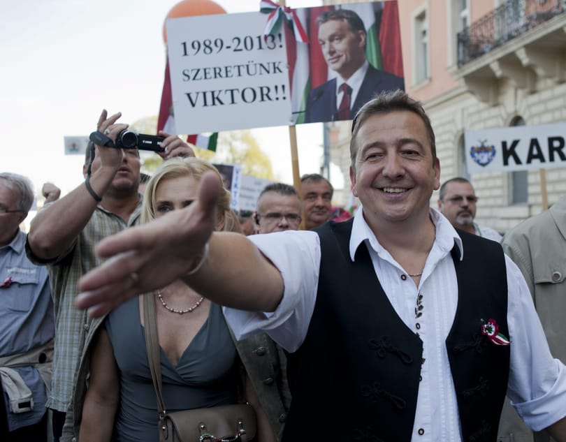 Ingyen buszozhatnak a Fidesz szavazói a békemenetre