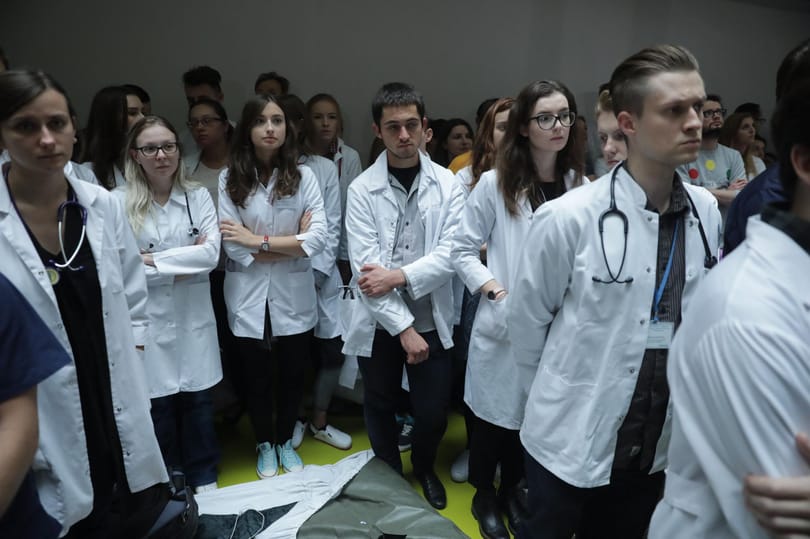 Rezidensek: A magyar egészségügyben nincsenek inasok