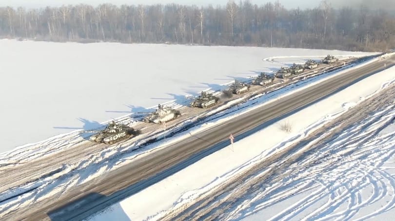 Lánctalpas járműveket vont ki Oroszország a Krímből
