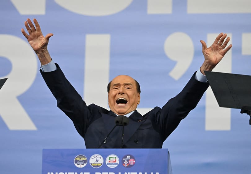 John Cleese Berlusconi haláláról: „Végre valami jó hír!