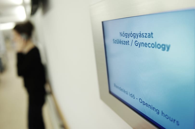 Fél évig nem dolgozhat orvosként a pacienseitől pénzt kérő veszprémi nőgyógyász